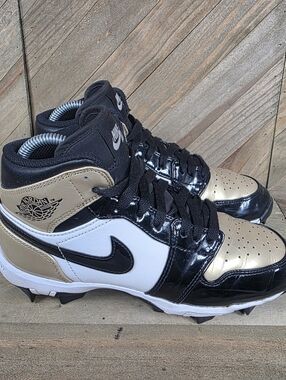 Nike Air Jordan 1 Mid GS Cleat Patent Gold Toe Kids Athletic Cleats Size 5Y